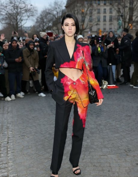 Ayaka Miyoshi model adult picture