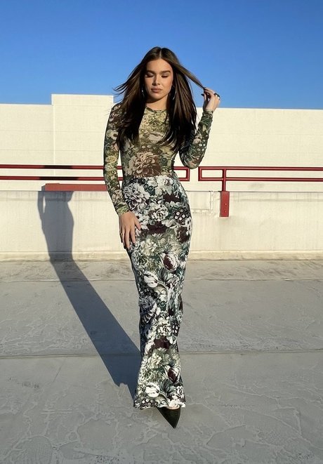 outdoor shower onlyfans beautiful naked img