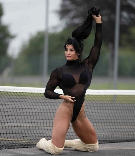 Pretzel model porn images