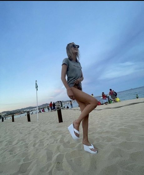 Alissa Violet nudes model img