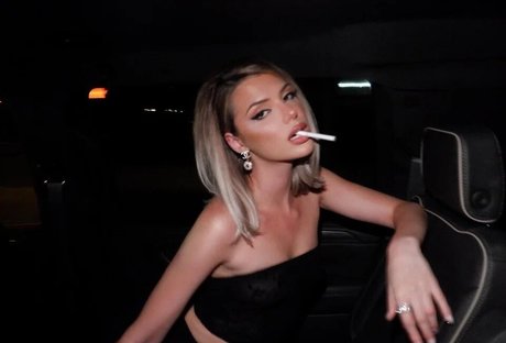 Alissa Violet model sexy photo