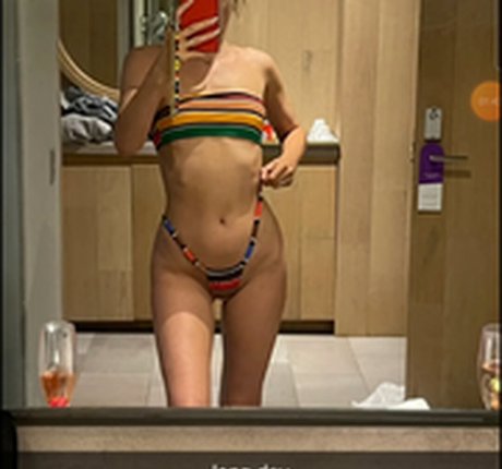 Alissa Violet nude thumbnail