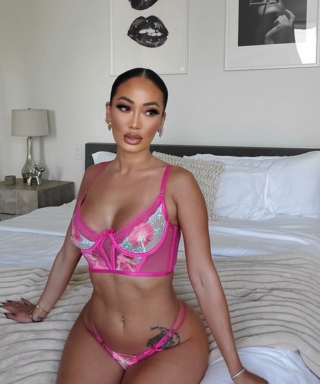 msangieang nude thumbnail