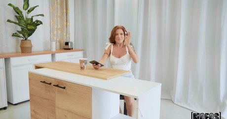 Lumi Ray star erotic image