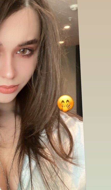 horny asian onlyfans porn picture