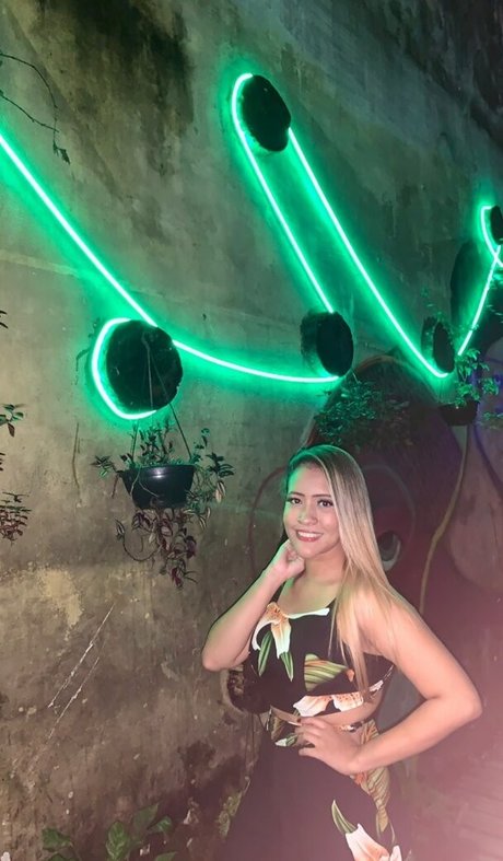 Veronica Vale Belem art star pic