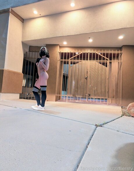 JazzzBerrry nude star picture