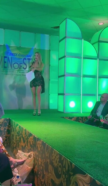 Jacey Birch nude thumbnail