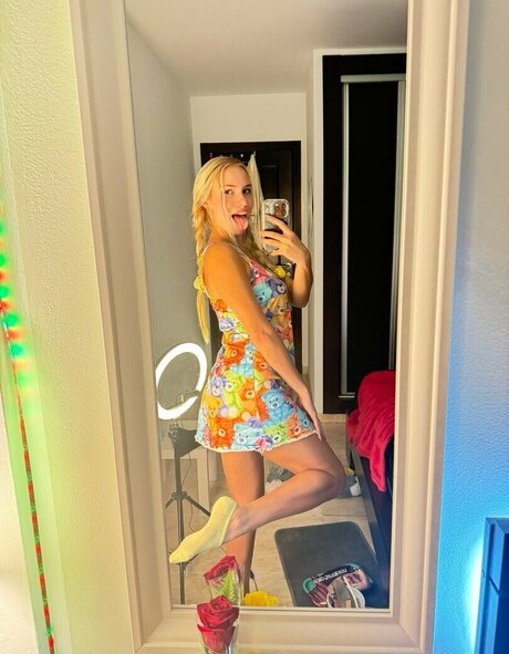 lickandysoles pornstar erotic picture