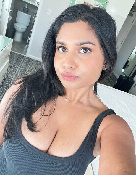 Miss Patel naked pornstar pics