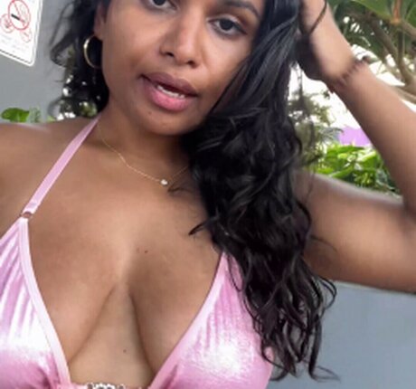 hijabi onlyfans exclusive pic