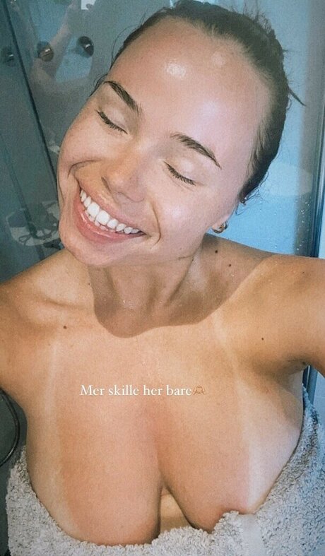 Jana Kristina Heiland star perfect photo
