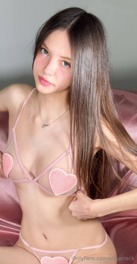 Alejacrack naked actress photo