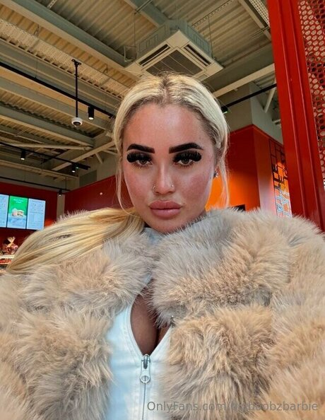 Bigboobzbarbie porn model pics