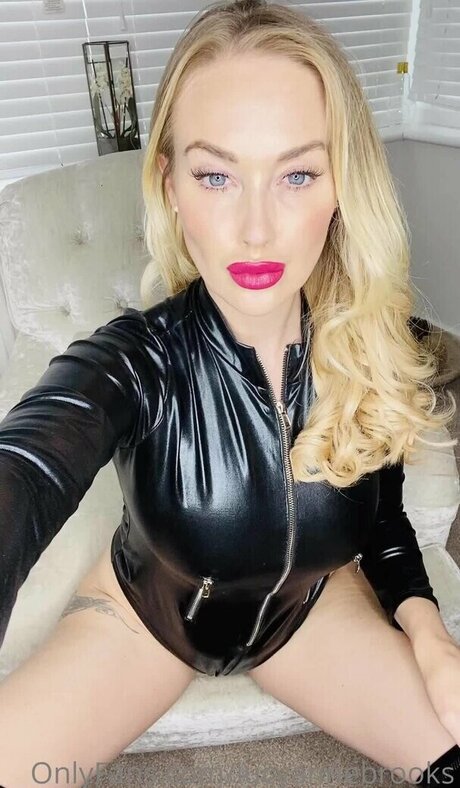 feet slave onlyfans hot pics