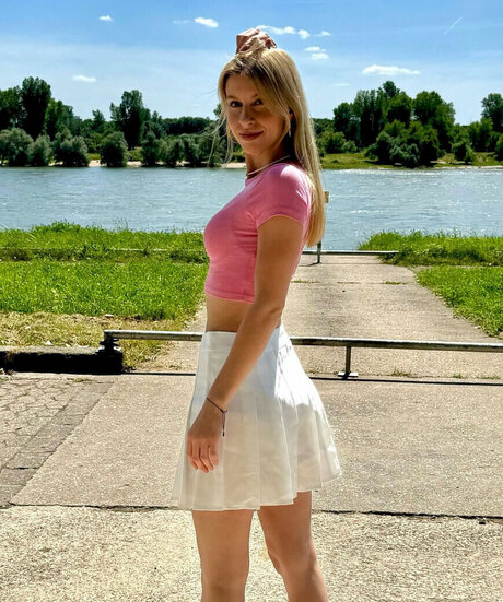 quitelola pornstar high quality img