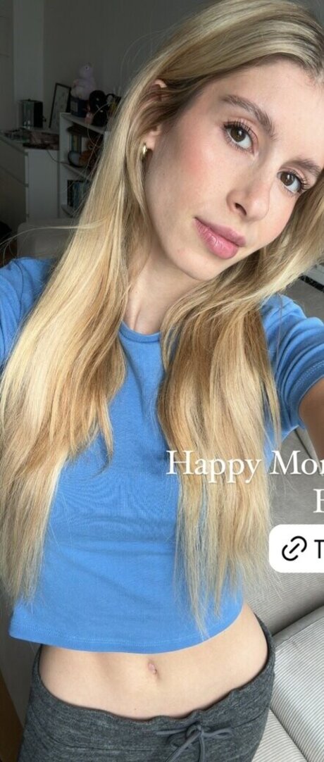 quitelola sexy pornstar images