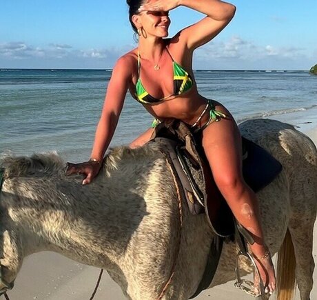 baddiejuu pornstar sexy images