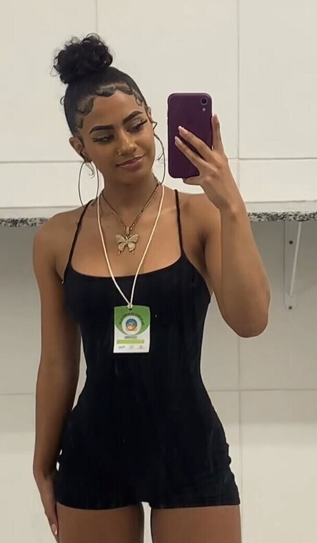 baddiejuu nude thumbnail