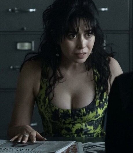 Cristin Milioti profile pic