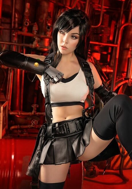 Tifa Cosplay nude actress img