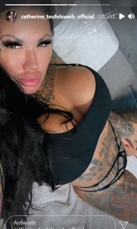 Catherine Teufelsweib nude thumbnail