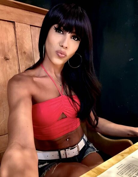 Patricia Fernandes star perfect images