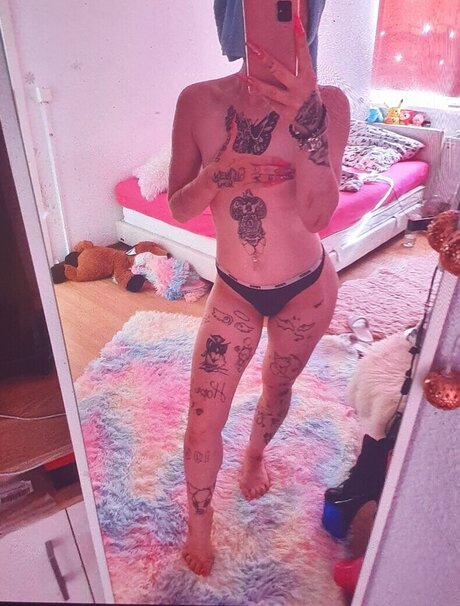 girl on girl onlyfans beautiful naked pics