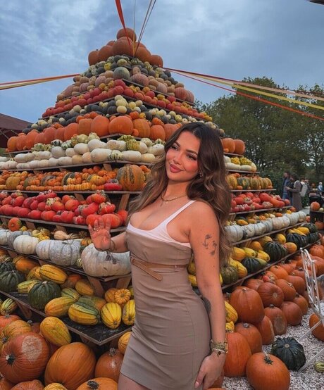 Silan H seyinoglu nude pornstar pic