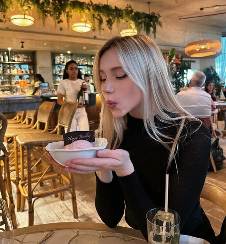 young teen onlyfans nude gallery