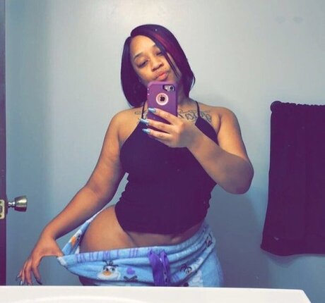 Juicy The Body sex model pic