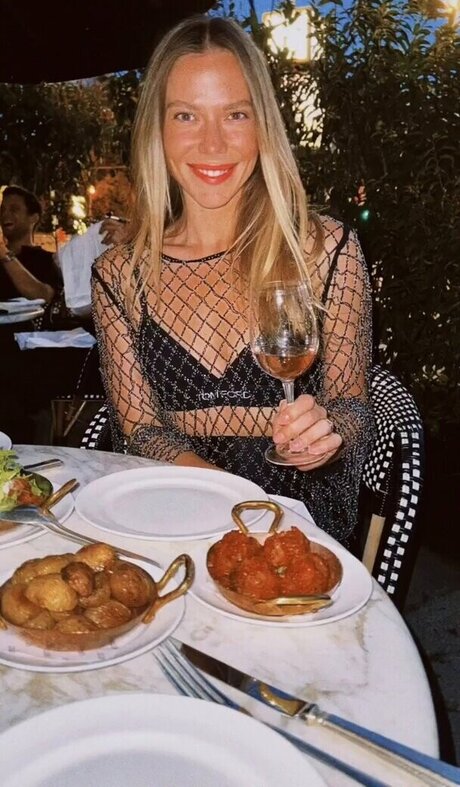 Cheyenne Pahde pornstar beautiful img