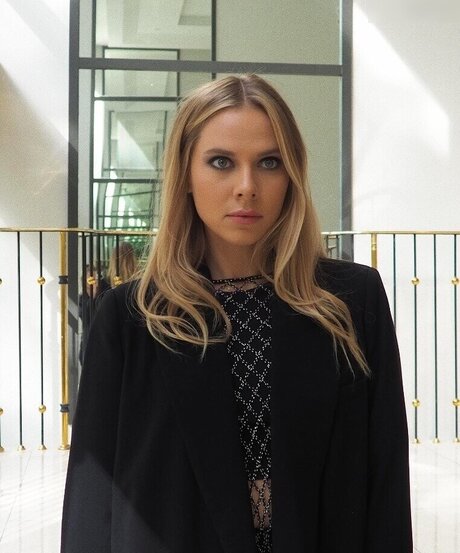 Cheyenne Pahde nude thumbnail