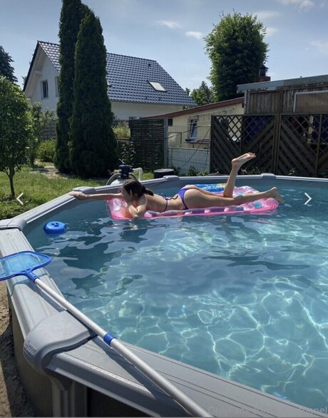 lischadelicious model naked pictures