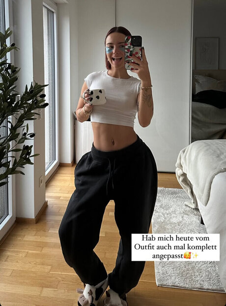 Hannaahcarolina art model image