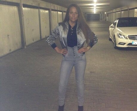 Schwesta Ewa sex model image