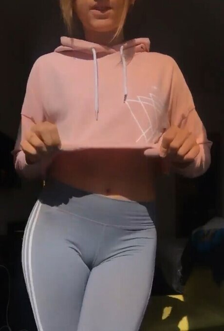 Yvonne Pferrer star exclusive pics