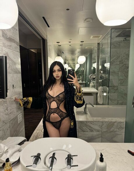 Trannyrudie model exclusive pic