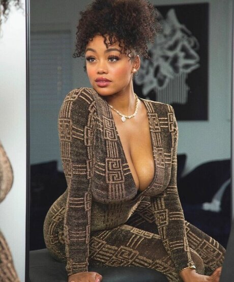 Taylor Banner model hot images