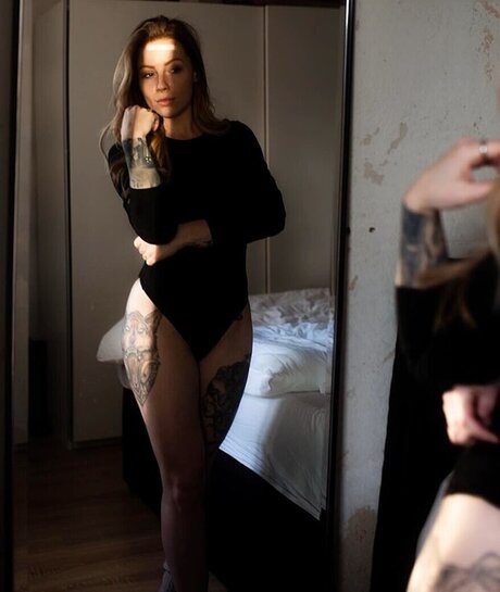 Denise Schwitalle star art pic