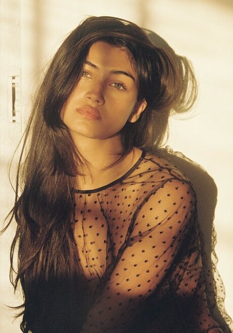 Meeya Dugied nude star galleries