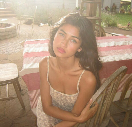 Meeya Dugied star nude pictures