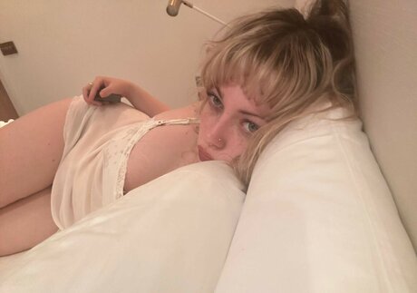 Violet Grohl exclusive pornstar img