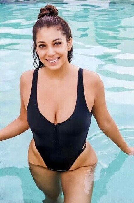 TheLearys exclusive model pic