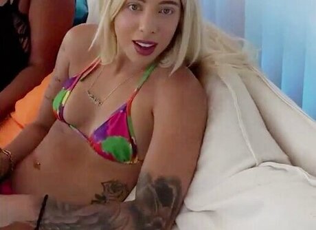 women onlyfans sexy nudes pic