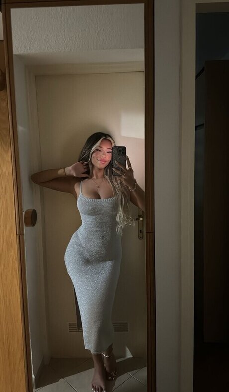 Almira Azemi high quality actress pictures