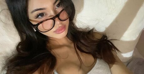 xeiyza adult model archive