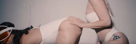 gloryhole wife onlyfans naked gallery