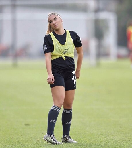 Elif Karaarslan model beautiful galleries