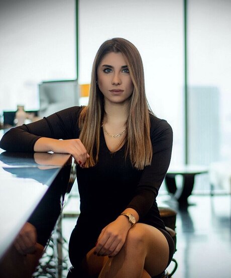 Elif Karaarslan nice model img